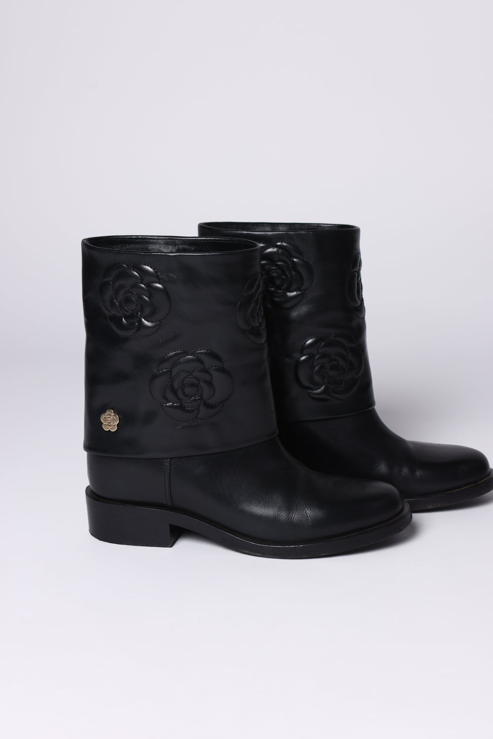 bota Chanel