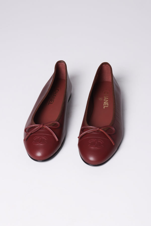 Sapatilha Chanel Cap Toe