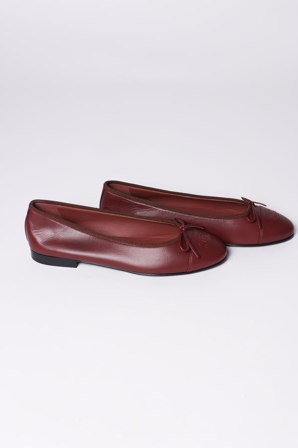 Sapatilha Chanel Cap Toe