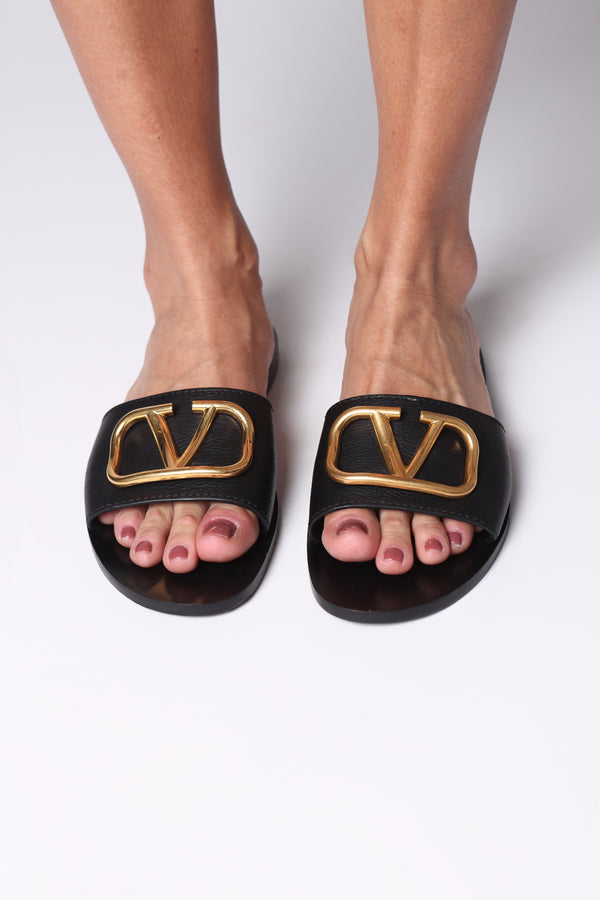 Sandália rasteira Valentino Garavani