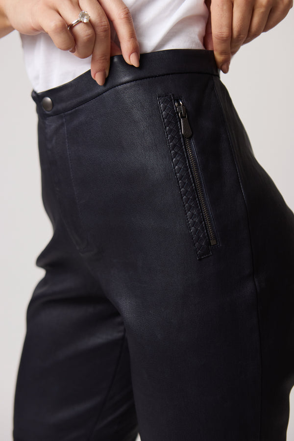 Calça Bottega Veneta Essential Leather Slim